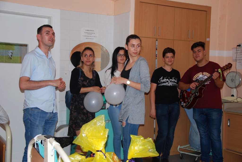 Volonteri INPUT-a obradovali mališane u Kantonalnoj bolnici Zenica (FOTO)