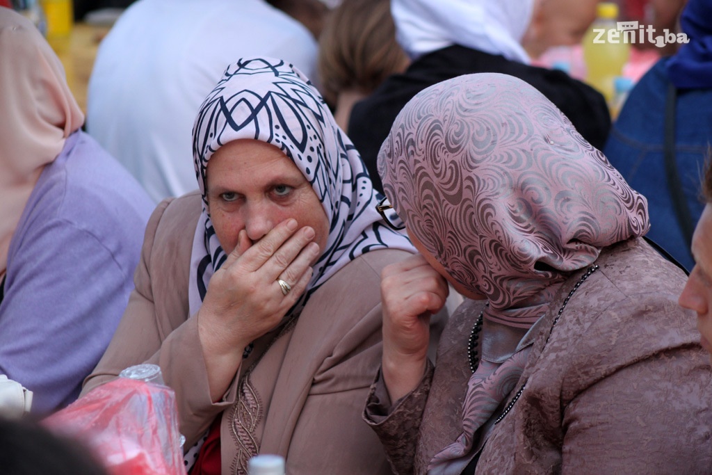 U Zenici organiziran iftar na otvorenom za 3.000 osoba