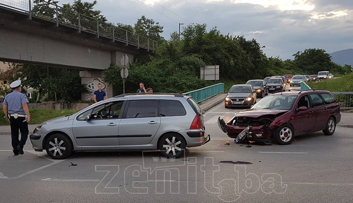 Saobraćajna nezgoda na ulazu u Zenicu, nema povrijeđenih