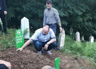 Klanjana dženaza jednogodišnjem Arslanu Kulačiću (FOTO)
