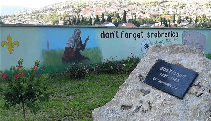U Mostaru oslikan mural za žrtve genocida u Srebrenici