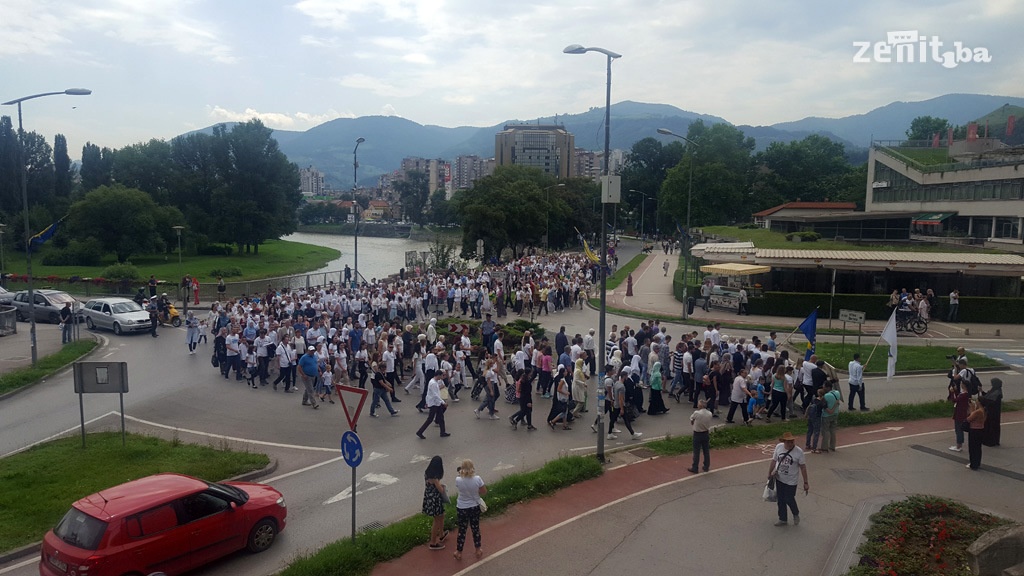 Zeničani odali počast žrtvama genocida (VIDEO+FOTO)