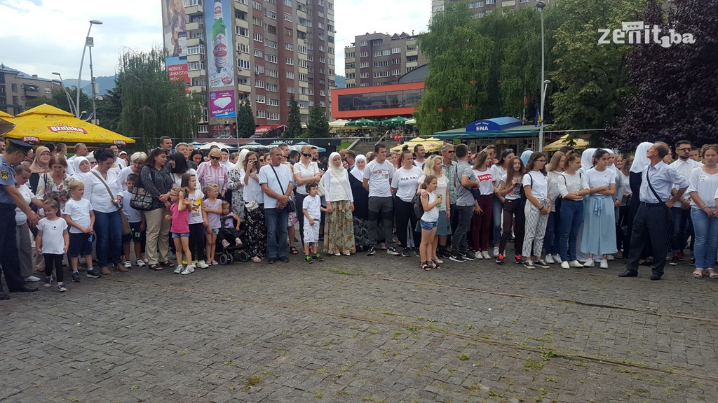 Zeničani odali počast žrtvama genocida (VIDEO+FOTO)