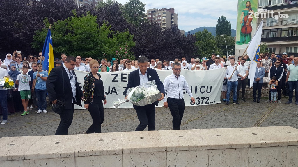 Zeničani odali počast žrtvama genocida (VIDEO+FOTO)