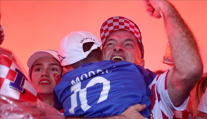 Slavlje nakon pobjede hrvatske reprezentacije