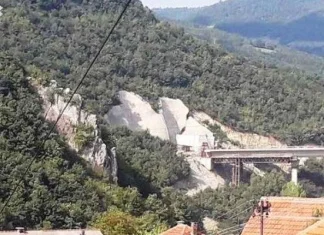 Pukao betonski podzid na ulazu u tunel Pečuj na Koridoru 5C kod Zenice
