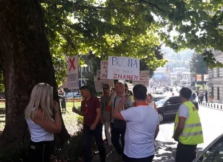 Počeo protest prosvjetnih radnika u Sarajevu zbog malih plata