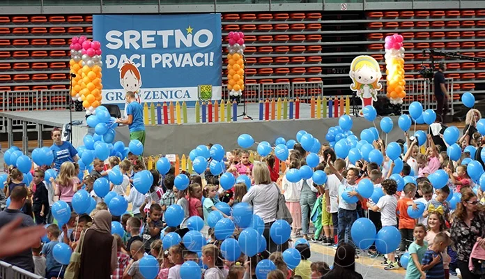 U Zenici danas manifestacija “Sretno đaci prvaci”