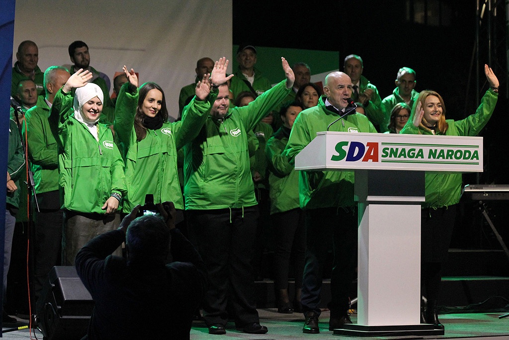 SDA održala Centralni predizborni skup u Zenici (FOTO)