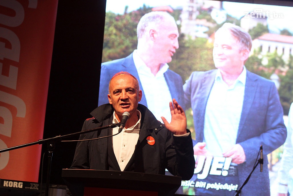 Demokratska fronta održala predizborni skup u Zenici (FOTO)