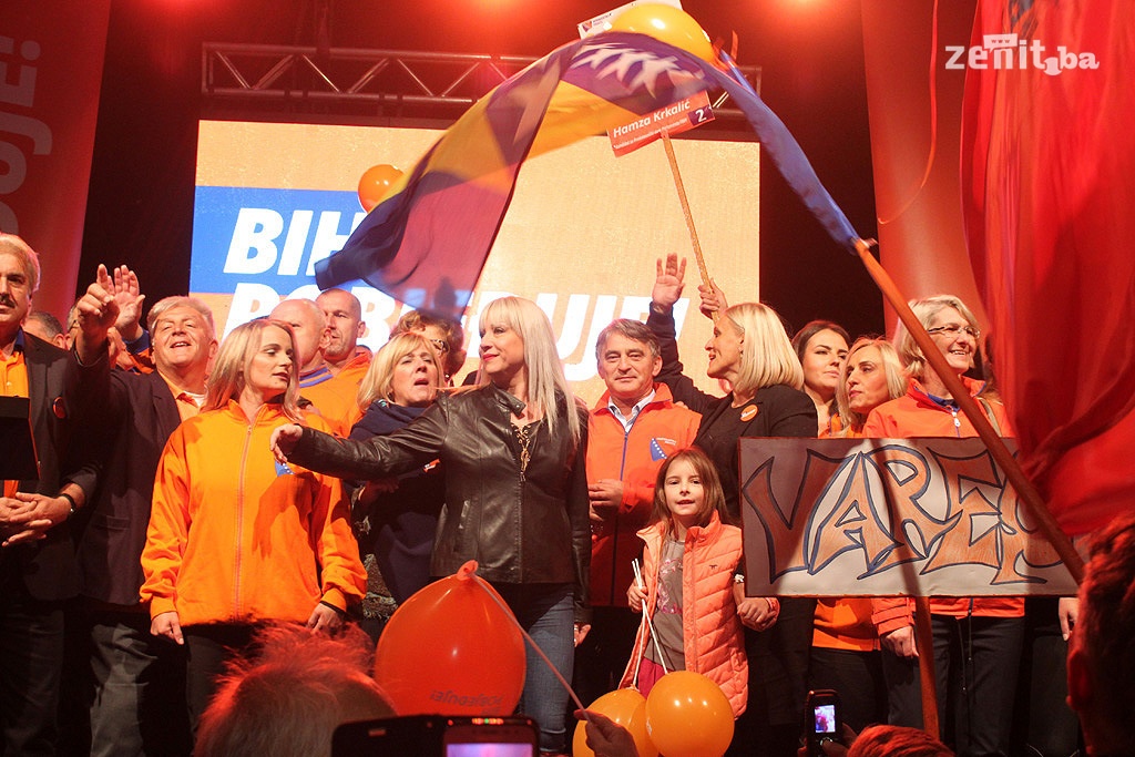 Demokratska fronta održala predizborni skup u Zenici (FOTO)