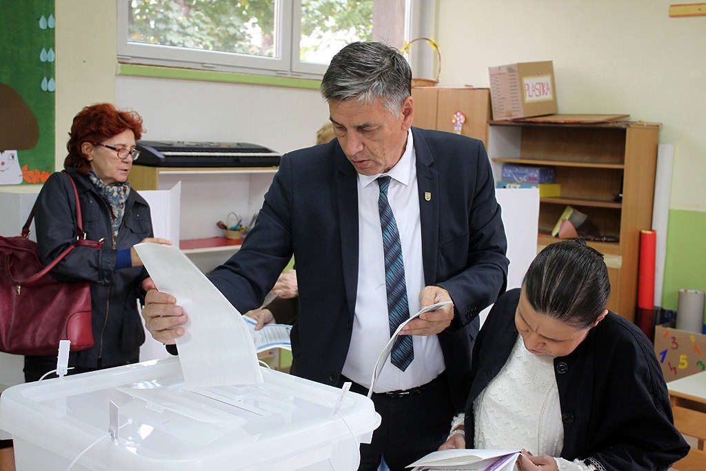 Svoju građansku dužnost obavio i gradonačelnik Zenice (FOTO)