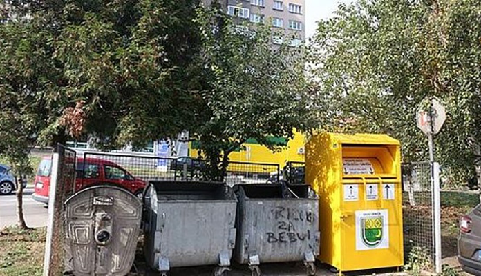 Zenica dobila kontejnere u koje građani mogu odlagati odjeću za sugrađane u potrebi