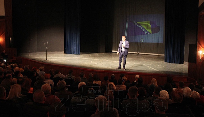 U Zenici održan predizborni skup Mirsada Hadžikadića, kandidata za člana Predsjedništva BiH (VIDEO+FOTO)