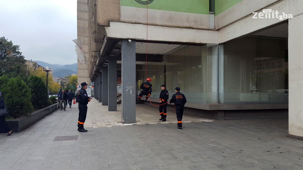 U Zenici upriličeno postrojavanje pripadnika Samostalne službe zaštite i spašavanja (FOTO)