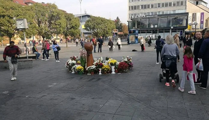 Uklonjeni šator i automobil Davora Dragičevića s Trga Krajine