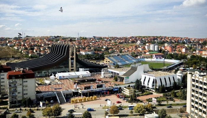 Johanes Han danas u Prištini o uvođenju novih carina