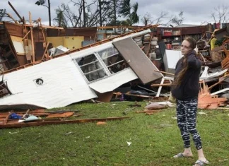 Čudovišni uragan Majkl odnio najmanje jedan život, hiljade domova bez struje (VIDEO)
