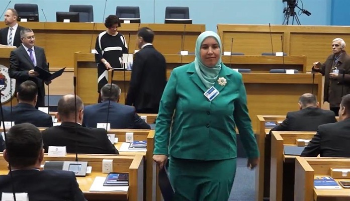 Begija Smajić prva žena sa hidžabom u NSRS