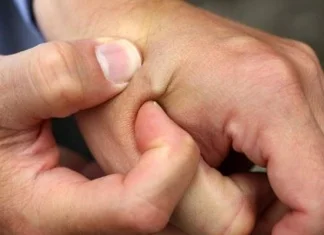 Građani Švedske počeli u ruke ugrađivati mikročipove (VIDEO)