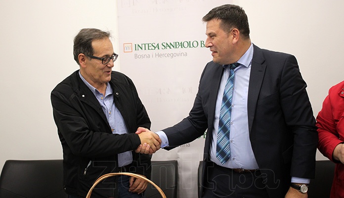 Intesa Sanpaolo Banka BiH i Ljekarska komora ZDK potpisali ugovor o saradnji (FOTO)