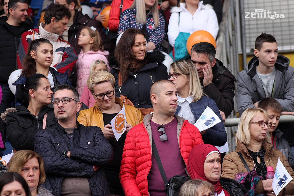 U Zenici održana trka u znak borbe protiv rodno zasnovanog nasilja (FOTO)