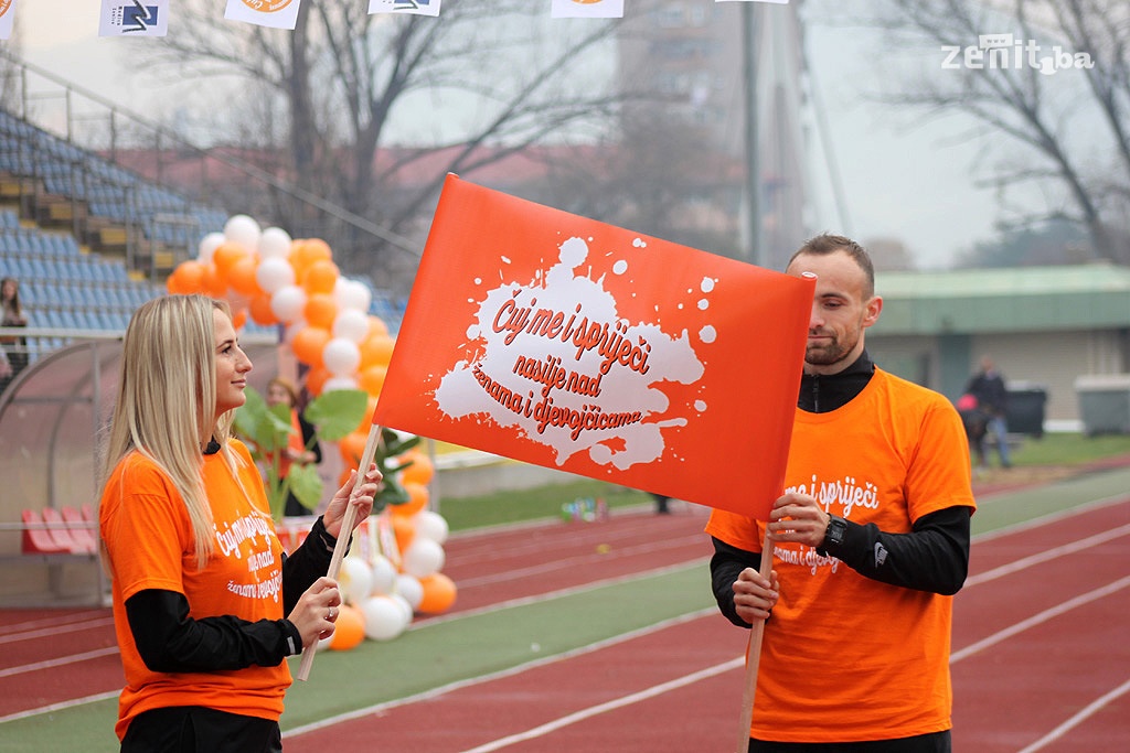 U Zenici održana trka u znak borbe protiv rodno zasnovanog nasilja (FOTO)