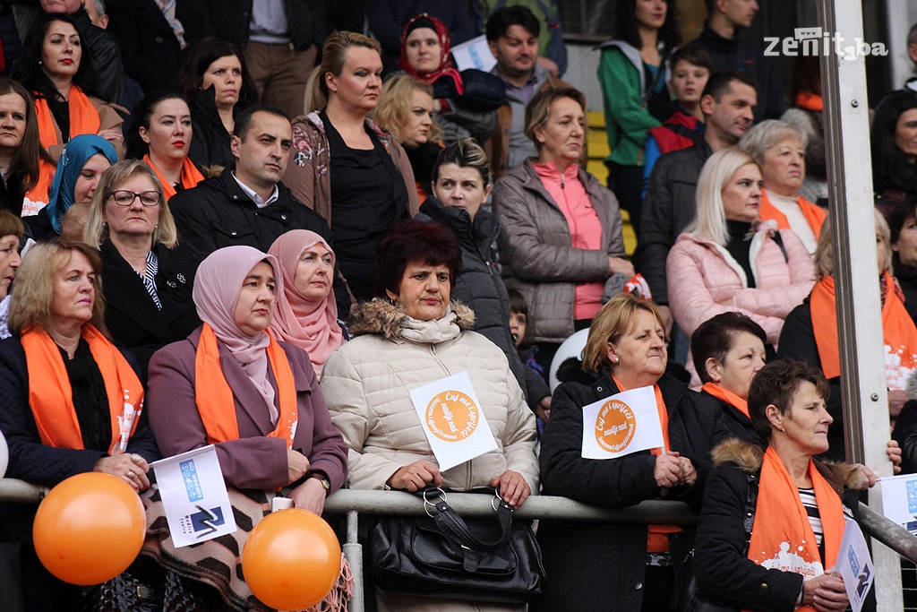 U Zenici održana trka u znak borbe protiv rodno zasnovanog nasilja (FOTO)