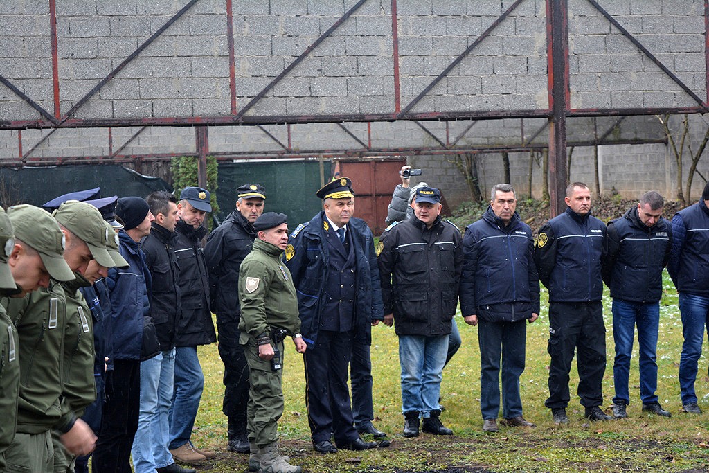 Uprava policije MUP-a ZDK sprovela obuku iz oblasti kontradiverzione zaštite (FOTO)