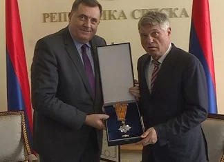 Dodik odlikovao Lazanskog: “Smatram se dijelom RS-a jer mi je majka iz Visokog”