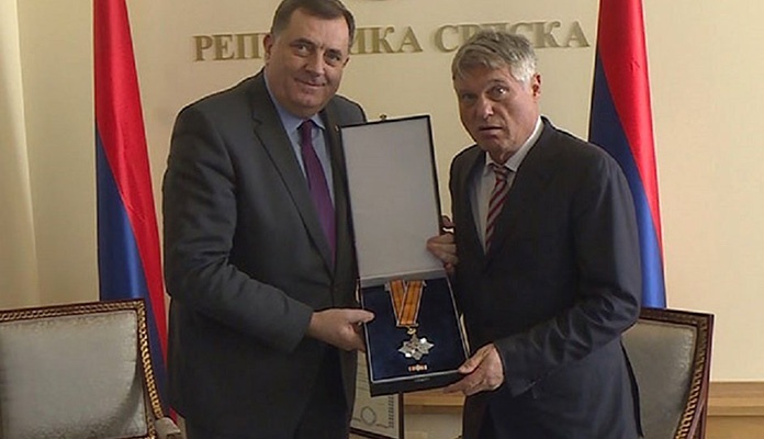 Dodik odlikovao Lazanskog: “Smatram se dijelom RS-a jer mi je majka iz Visokog”