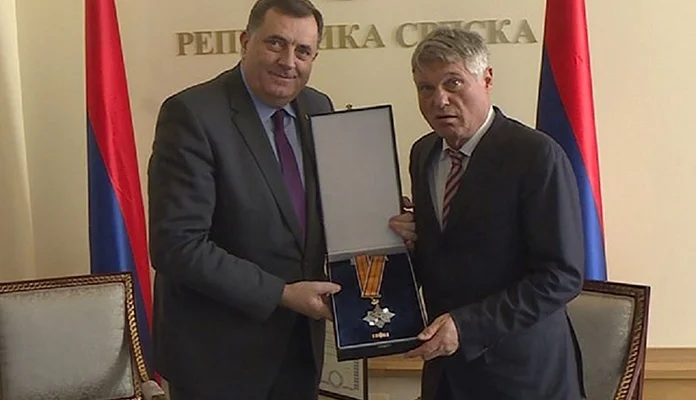 Dodik odlikovao Lazanskog: “Smatram se dijelom RS-a jer mi je majka iz Visokog”