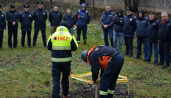 Uprava policije MUP-a ZDK sprovela obuku iz oblasti kontradiverzione zaštite (FOTO)