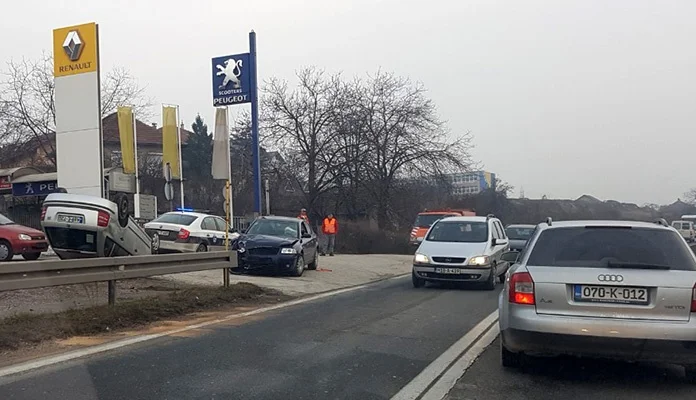 Saobraćajna nesreća kod Zenice, učestvovala dva vozila