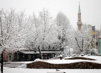 Snijeg zabijelio Zenicu (FOTO)