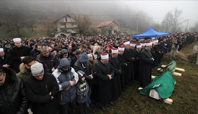 U Novom Travniku klanjana dženaza Azri Hajrić i njenoj kćerki Almi