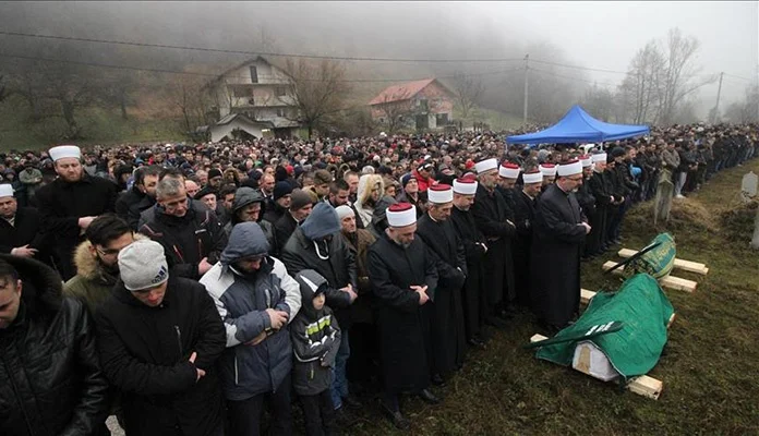 U Novom Travniku klanjana dženaza Azri Hajrić i njenoj kćerki Almi