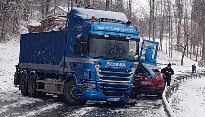 Sudar četiri vozila u Šijama kod Tešnja