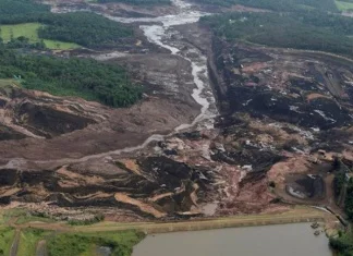 Stravičan snimak pucanja brane i naviranja vode (VIDEO)