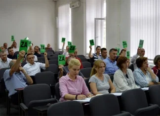 Vijećnici u Visokom novac za političke stranke preusmjerili oboljeloj djeci
