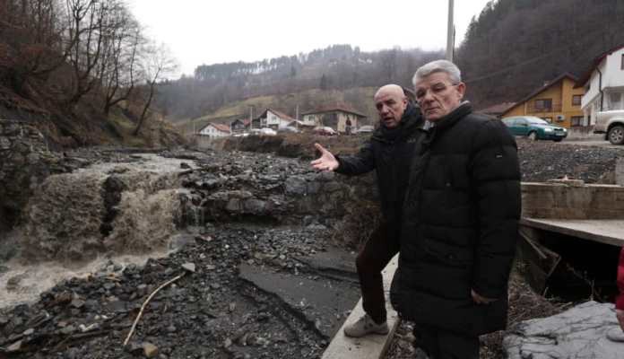 Džaferović i Galijašević obišli poplavaljena područja u ZDK (FOTO)