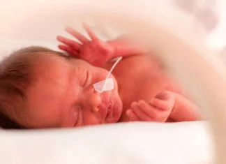 Četvoromjesečna beba dobila borbu protiv korona virusa