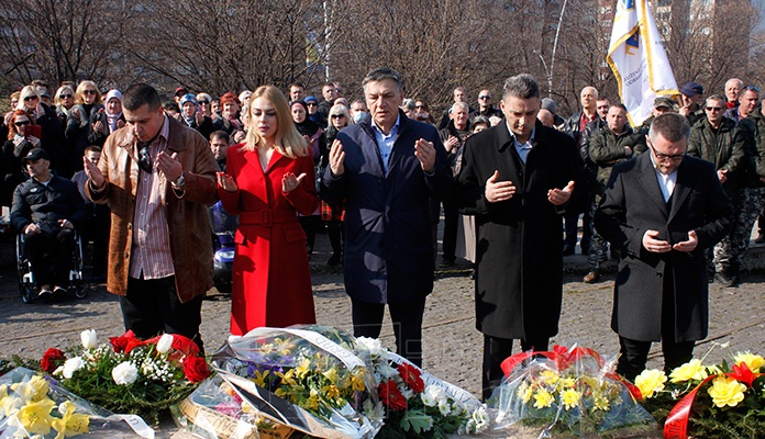 U Zenici polaganjem cvijeća obilježen Dan nezavisnosti BiH (FOTO)