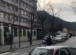 Maskirani razbojnici pokušali opljačkati Privrednu banku u Mostaru