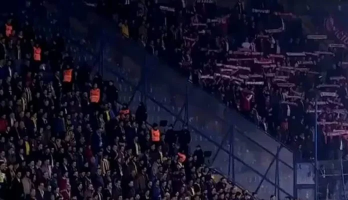 Navijači se tekbirima oprostili od žrtava na Novom Zelandu (VIDEO)