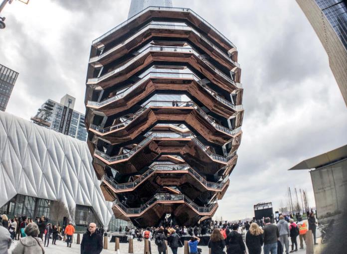 New York nudi novu atrakciju u vidu instalacije stepeništa (VIDEO)