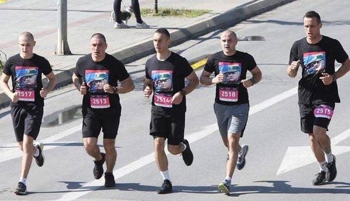 Učesnici na banjalučkom polumaratonu trčali u majicama s likom Ratka Mladića