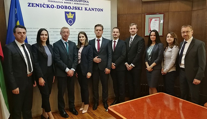 Premijer Ganić i ministar Kozlić primili članove arbitražnog tima Pravnog fakulteta u Zenici