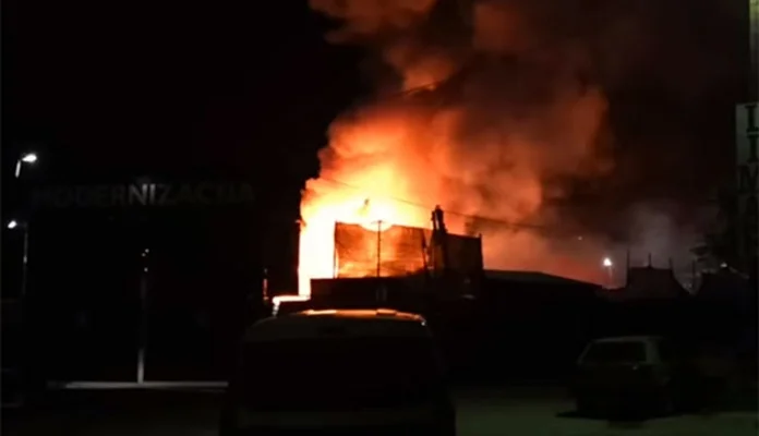 Nakon sinoćnjeg požara u poslovnoj zoni “Šljivik”, pokrenuta istraga o uzroku