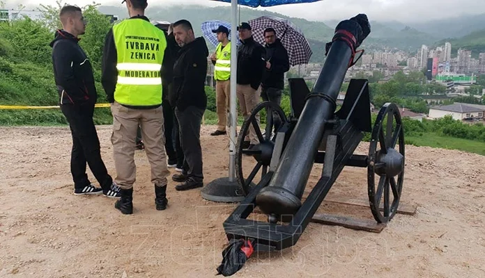 Topovskim pucnjem u Zenici označen početak mjeseca Ramazana